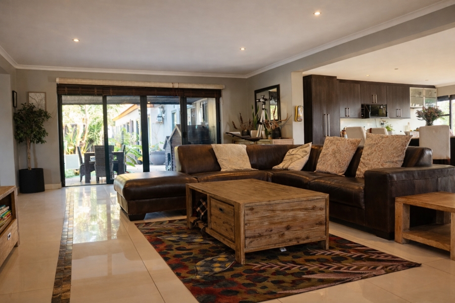 4 Bedroom Property for Sale in Flamingo Vlei Western Cape